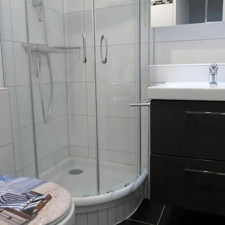 Tief 10 Mit Internet 101 Apartment