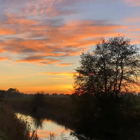 Tief 10 Mit Internet 101 Apartment *